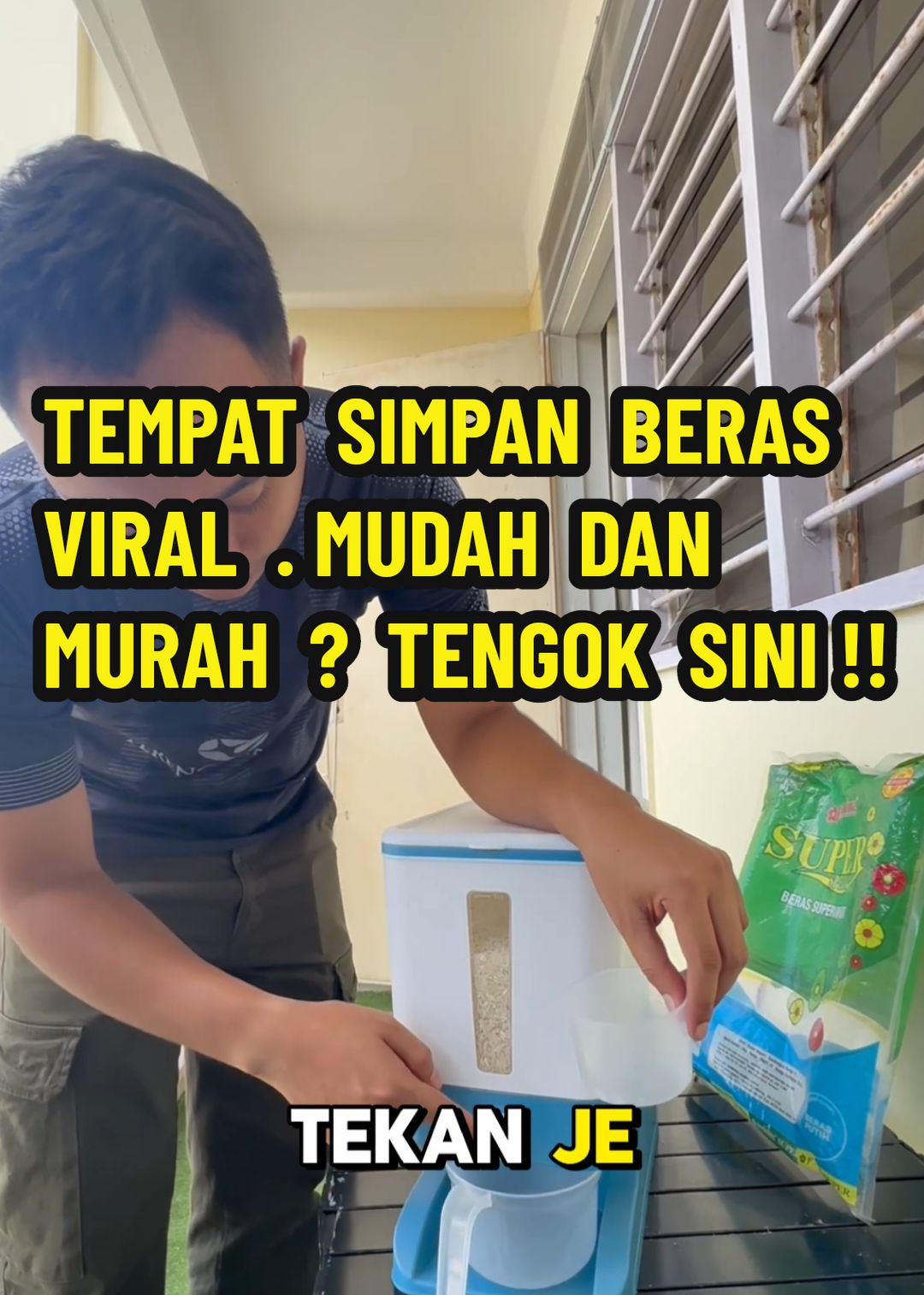 tak tau nak bagi hadiah apa kat mak atau isteri korang ? cuba tengok bekas tempat letak beras kat dapur tu dah tukar belum ? kalo belum , video ni untuk korang . memang berbaloi , harga pun murah . senang nak guna . korang tekan je di beg kuning tengok dapat harga berapa . #tempat#beras #modern #viral #10kg #surirumah #dapur #promosi 