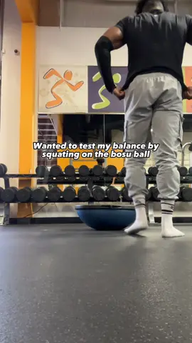Should I make it harder🤔 #foryou #viral #calisthenics #dragonsquat #workout #motivation #GymTok #Fitness #fypシ 