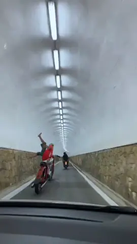 #功夫 #隧道 #杂技 #关注我不迷路