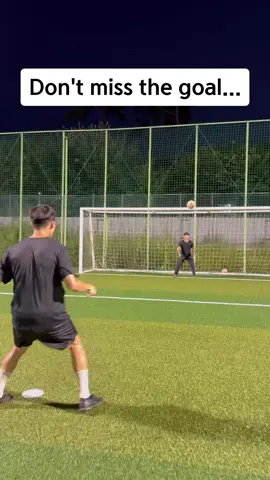 1vs1 chance🤣 #football #Soccer #footballskills #축구 #soccertiktok #footballtraining 