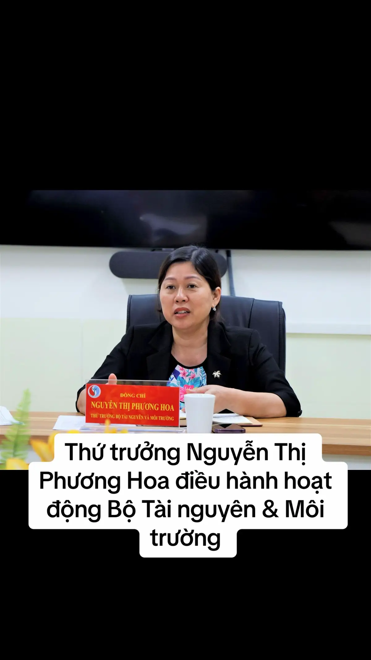 Thứ trưởng Bộ Tài nguyên & Môi trường Nguyễn Thị Phương Hoa được giao điều hành hoạt động của Bộ Tài nguyên và Môi trường. Thủ tướng Phạm Minh Chính vừa ký quyết định về việc giao điều hành hoạt động của Bộ Tài nguyên & Môi trường. Theo đó, bà Nguyễn Thị Phương Hoa, Phó Bí thư Ban cán sự đảng, Thứ trưởng Bộ Tài nguyên & Môi trường được giao điều hành hoạt động của Bộ Tài nguyên & Môi trường cho đến khi cấp có thẩm quyền kiện toàn chức danh Bộ trưởng theo quy định.  #botainguyenvamoitruong #chinhphu #xuhuong 