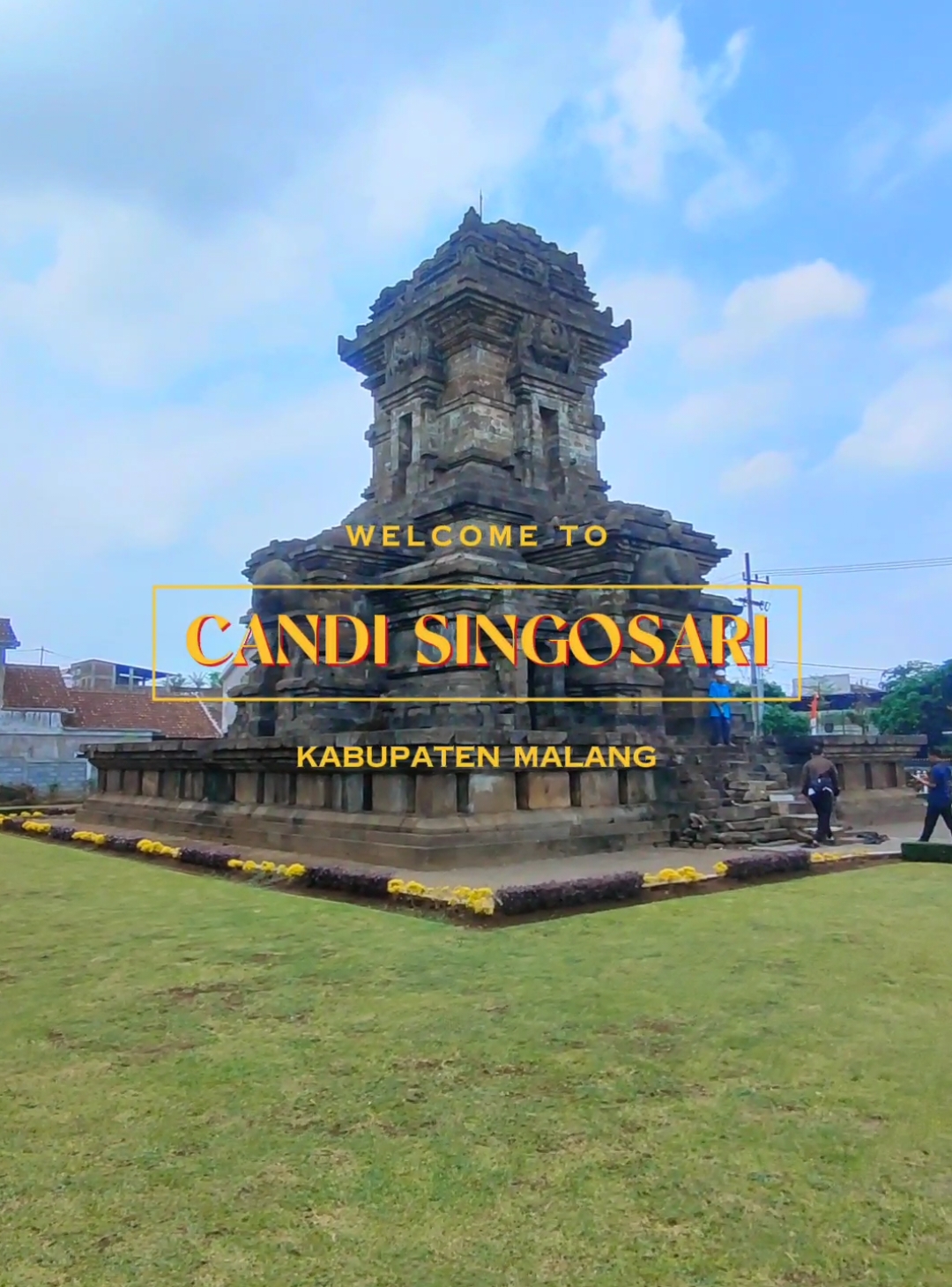 Candi Singosari atau Candi Singasari merupakan candi Hindu-Buddha peninggalan bersejarah dari Kerajaan Singasari yang berlokasi di Kelurahan Candirenggo, Kecamatan Singosari, Kabupaten Malang, Jawa Timur, Indonesia, sekitar 10 km dari Kota Malang. Candi ini merupakan tempat pendharmaan bagi raja Singhasari terakhir, yaitu Kertanegara, yang meninggal pada tahun 1292 M. Candi ini berada di lembah di antara Pegunungan Tengger dan Gunung Arjuno pada ketinggian 512m di atas permukaan laut. Cara pembuatan Candi Singasari ini menggunakan sistem menumpuk batu andesit hingga ketinggian tertentu selanjutnya diteruskan dengan mengukir dari atas baru turun ke bawah. -wikipedia.com #latepost #candi #temple #candisingasari #malang #fy #fypシ #fypviralシ #jawatimur #wonderfulplaces #wonderfullindonesia 