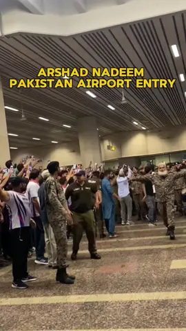 Arshad Nadeem Pakistan Airport Entry , Gold medist javelion throw olympic champion #CapCut #goldmedalist #arshadnadeem #olympicgoldmedalist #mianchannuarshad 