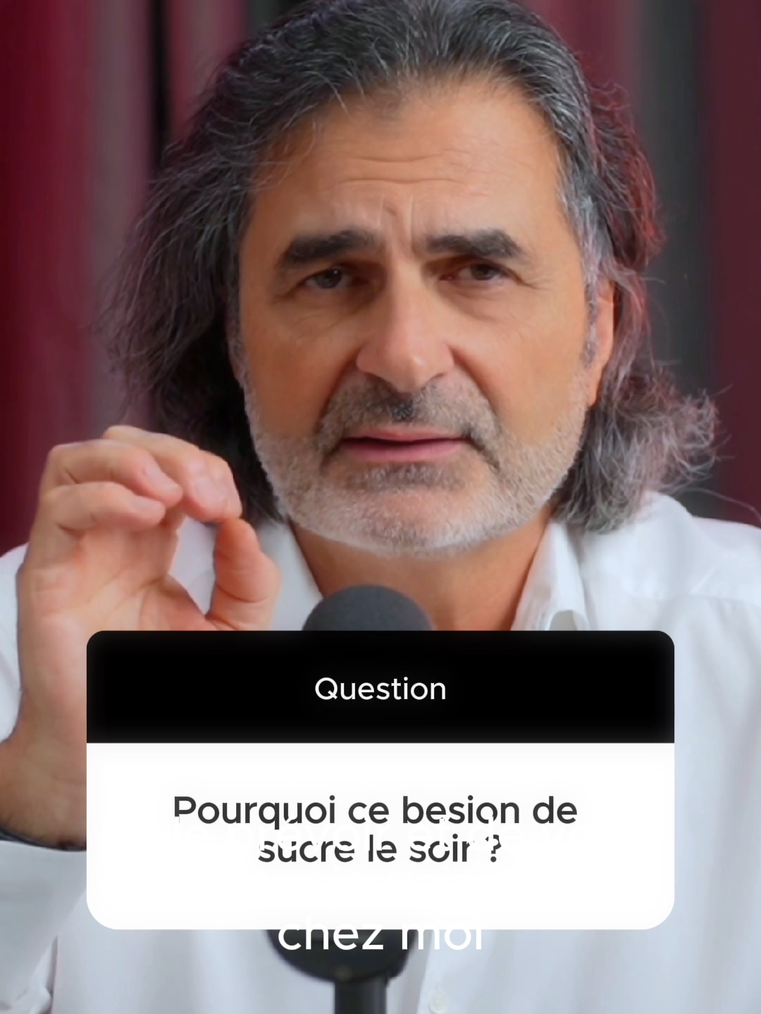 Pourquoi a-t-on envie de sucre le soir ? Le besoin de sucre le soir peut être lié à la recherche de réconfort après une journée stressante. Le sucre stimule la production de dopamine, l'hormone du plaisir, ce qui explique cette envie. Pour y résister, essayez des alternatives comme les amandes émondées ou les noix de cajou non salées, qui peuvent apaiser cette envie tout en étant plus saines. #santé #sucre #dopamine