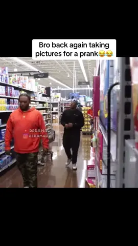 He got no chill #prank #foryoupage #laugh #funnyvideos #foryoupage #funny #foryou #viraltiktok 