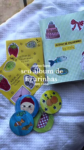 como fazer seu próprio álbum de figurinhas em casa! Da pra ser um diário de figurinhas 😭🩷 amo! #girlthings #journal #DIY #tutorial 