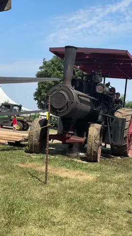 #Thersherman and #steam shows are a great place for kids, even adults to explore #selfsufficient living and see #farm #history #albertcitythreshermans #iowa 