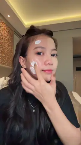 klo gak ny0bain gk akan merasak4n pede nya punya kulit glasskin, cuma rutin pake V10 tone up cream #morlab #pastipercayadiritanpamakeup 