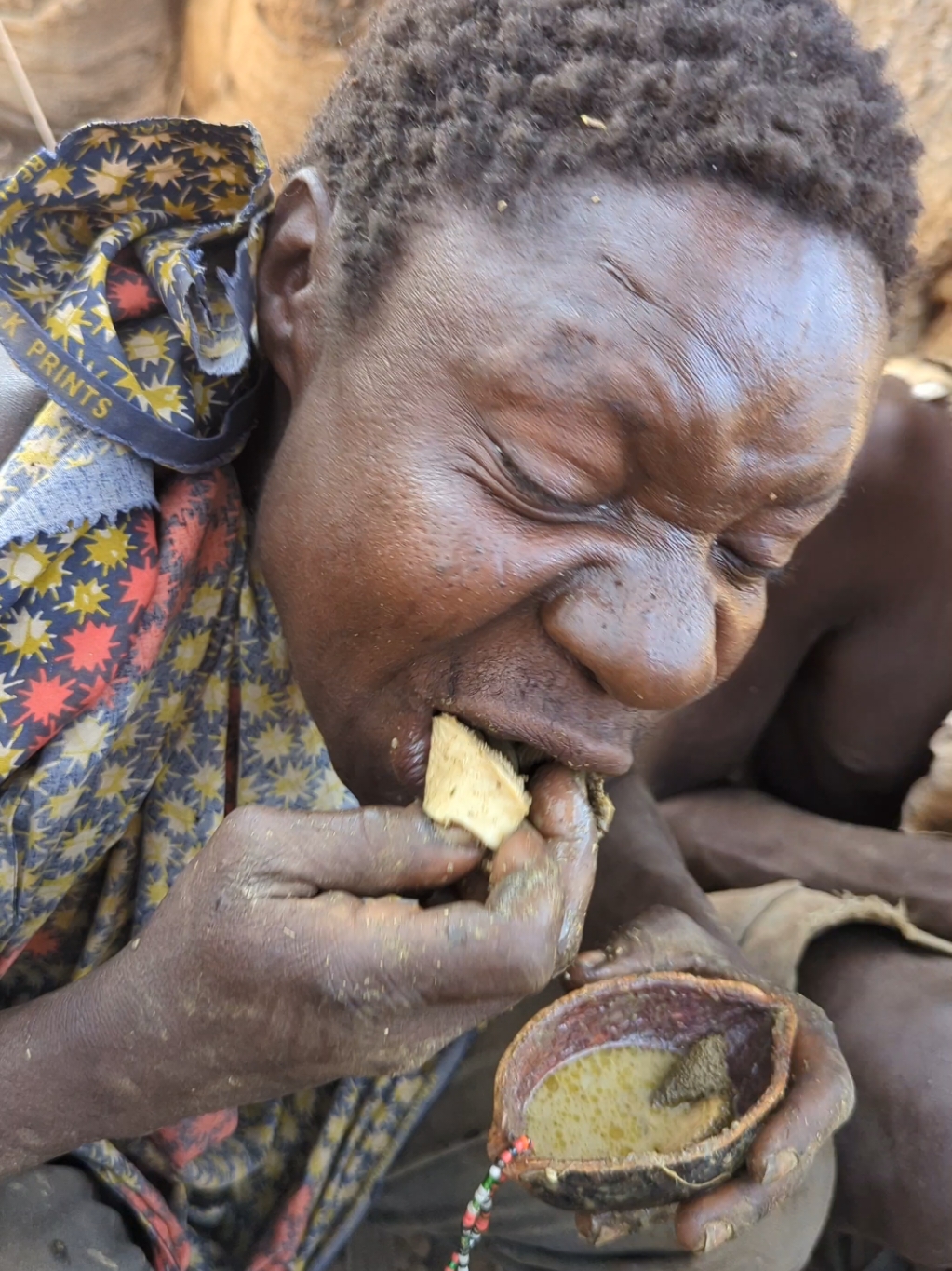 Lovely 🥰 morning breakfast 😋 hadzabe tribe eating their food after successful hunt, it's amazing tradition lifestyle.