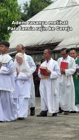 “Janganlah membuang aku pada masa tua ku” (Mazmur 71:9) Misa bersama Lansia Paroki Santo Petrus dan Paulus Menjalin #katolik #katolikindonesia #katolikku_keren #gerejakatolik #gereja #viral #fyp 
