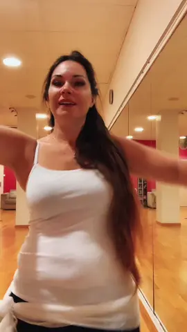 Still live this juicy beat💕 #magdans #magedans #magedanserinne #raqssharki #bellydance #bellydancer #bellydancetiktok #dancetok #dance #oryantal #dansöz 