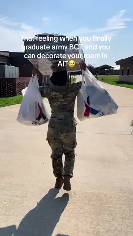 I feel so freeeeee 🥰 #miltok #military #army #bmt #fortlee #armyait #hooah #fortleevirginia #fortgreggadams #basictraining #armybct #fortjacksonarmy 