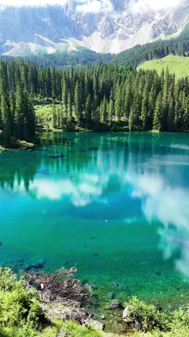 Mountains = Happiness 🏔️🌺😍🍀🌲 . . . . #mountains #lake #lagodicarezza #view #forest #nature #naturelover #beautifuldestinations #italy #vacation #trentino #altoadige #ortisei #valdifassa #valdifunes 