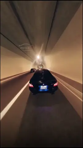 This is what happens when you try to overtake the M5 V10 #bmw #v10 #m5e60 #m5e60v10 #e60 #bmwmotorsport #foryou #foryoupage #viral #cars #insta360onex2 #insta360 #mpower