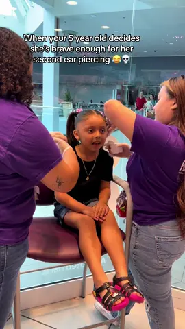 Watch her face at the end 😂 this was all her idea, my baby is brave ❤️ #earpierce #kidspiercing #claires #5goingon15 #hellokittylover #foru