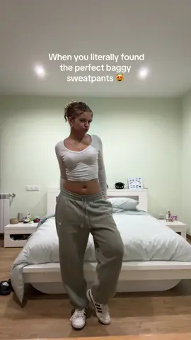I love baggy sweatpants ❤️@Nike #fyppppppppppppppppppppppp #fyp #fy #sweatpants #nike #OOTD #outfit #outfitideas #outfitinspo #pants 