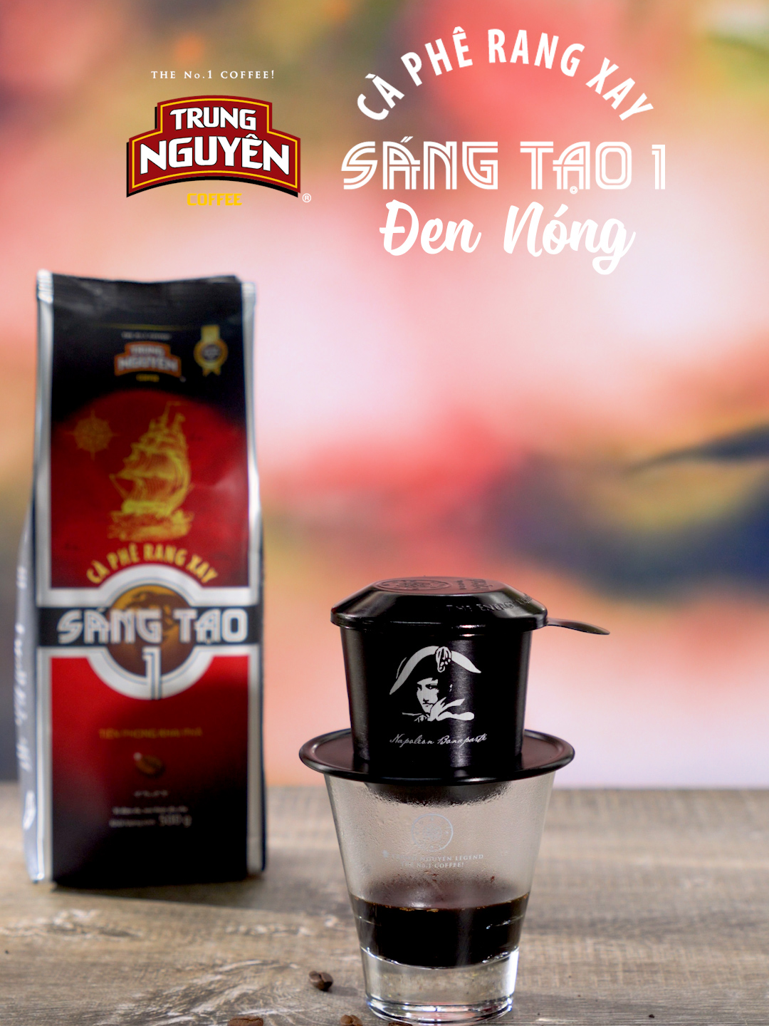 ☕️Cà phê đen nóng pha phin - Tôn vinh văn hóa cà phê Việt Nam: Tại Trung Nguyên, phương pháp pha phin mang trong mình triết lí khoảng lùi đối với người thưởng thức. Khoảng thời gian chờ đợi quá trình trích ly cũng chính là lúc được thư giãn, trầm lắng và chiêm nghiệm từng khoảnh khắc một cách trọn vẹn. Mời bạn tận hưởng ly cà phê năng lượng Sáng Tạo 1 cùng Trung Nguyên Legend nhé! #trungnguyenlegend #huongdanphache #capheden #caphephin #sangtao1