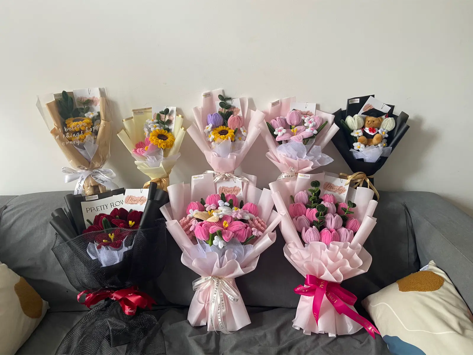 Hye bloomers!! Tq supporting may smoll business . #pipecleanerart #giftforher #flowerbouquet #forconvocation #convocation #fuzzywirebouquetmalaysia 