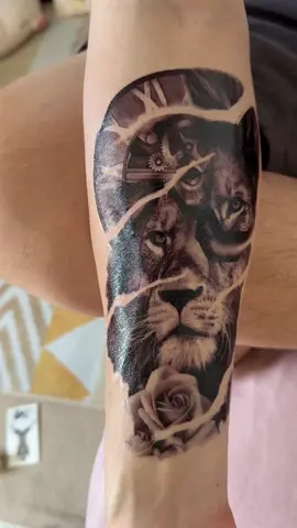 Create Your Own Tattoo Adventure with These Easy Stick-On Designs! 🌀 #tattooartist#tattoochile#luisrconriquez#humor#tatuaje#domenicanos-#realismo#leon