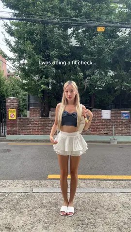 Fit check with a random girl in Korea!