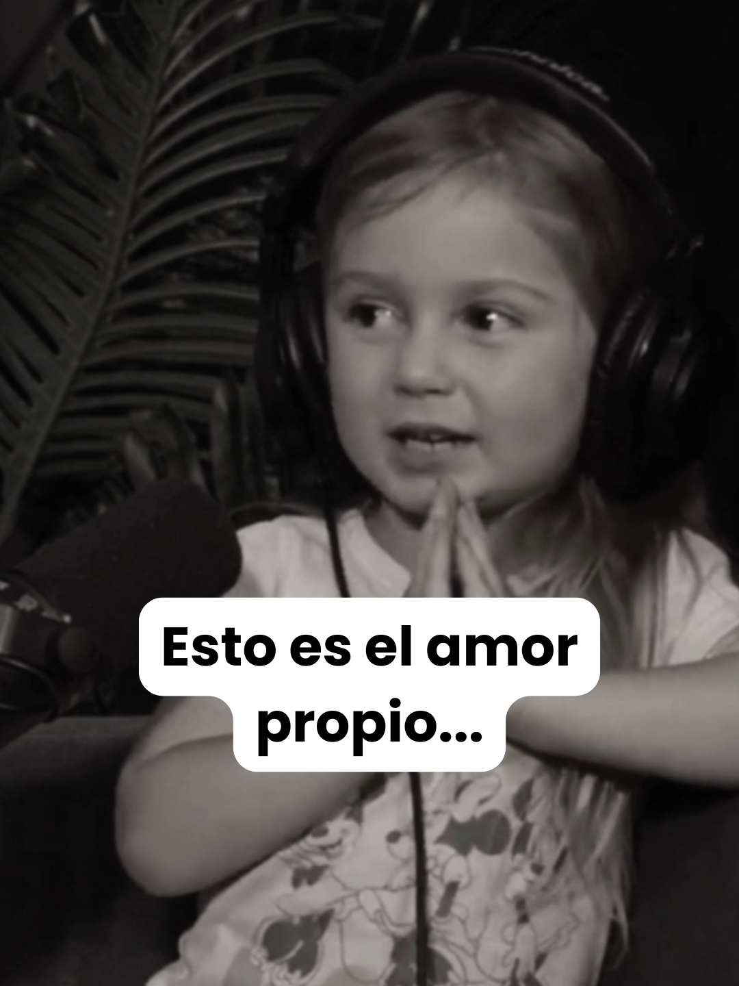 La magia del amor propio🌟 ¿Te has abrazado a ti misma hoy? 🤗❤️ @bignightmedia @conortmurphy #empoderamientopersonal #selfcare #selflove #amorpropio