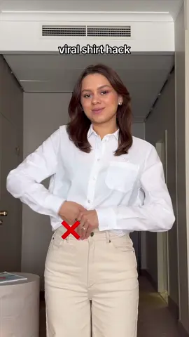 Cute viral shirt hack you need to know 💖😍 Save for later 🎀 #styling #shirthack #fashionhacks 
