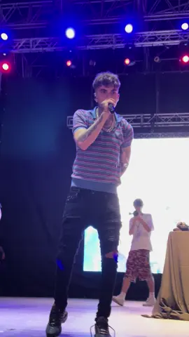 Sei entrata dentro la mia testa e mi hai lasciato più danni di un locale @TONY BOY ❤️‍🩹🐐 (Dentro la mia testa live con finale a cappella) #tonyboy #live #dentrolamiatesta #umile #goinghard #giovanethug 