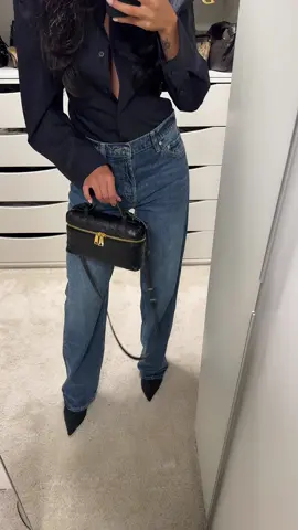 I think this is going to be the it bag this fall #bottegaveneta #fallfashion #bangbangvanitycase 