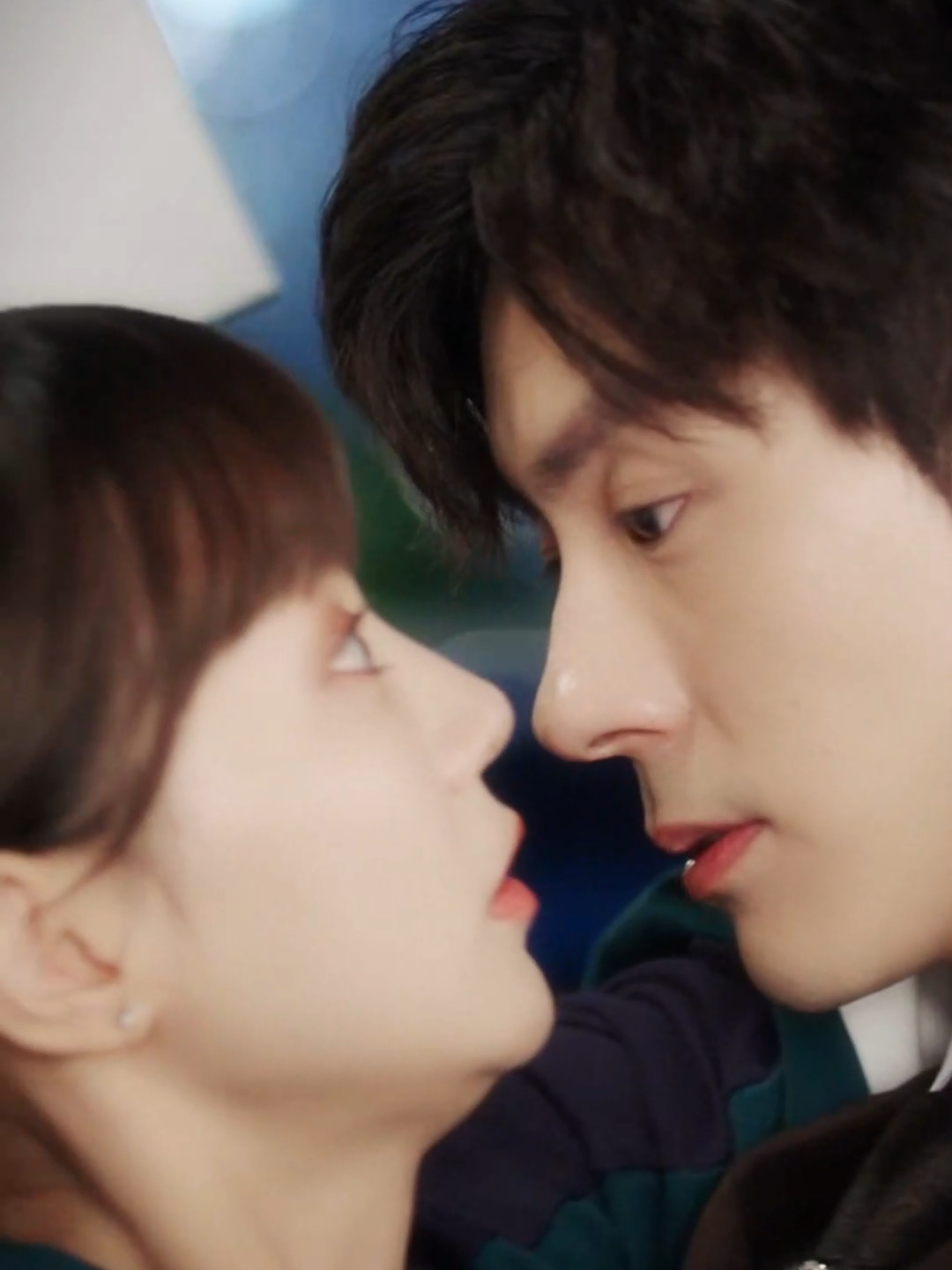 She rushes into the arms of the CEO 🤗❤️ #workromance #UnforgettableLove #weizheming #huyixuan #officeromance  Mobile users download MangoTV App 👉 https://bit.ly/MGTVIntl