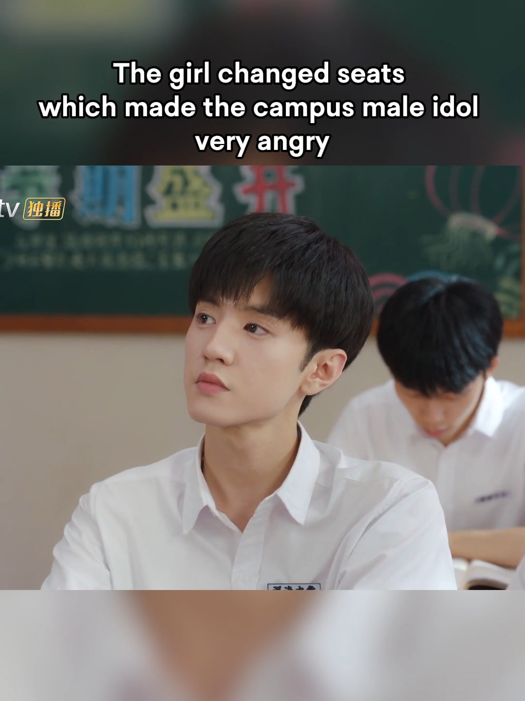 The girl changed seats with someone else, which made the campus male idol very angry #OurSecret #ChenZheyuan #RainbowXu #XuMengjie #cdrama #MangotvSweetdrama  Mobile users download MangoTV App 👉 https://bit.ly/MGTVIntl