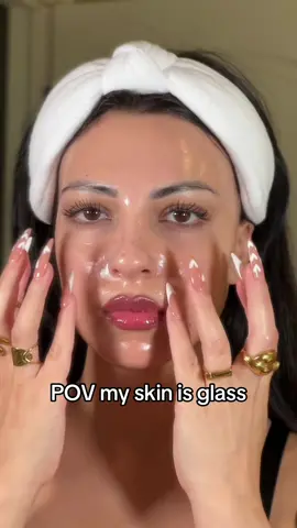 Send help IB: @kelly  #asmr #asmrskincare #glasskin #satisfying #glowingskin 