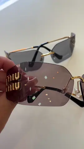 Lançamento R$89,90  #fly #vaiprofycaramba #foryou #oculosblogueira #oculosmiumiu 