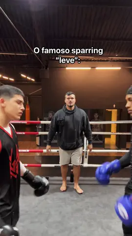 Nao tem essa de sparring leve kkkk #meme #humor #comedia #sparring #luta #lutador #boxe #soco