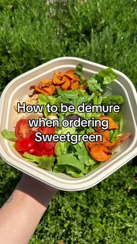 How to be demure when ordering sweetgreen #sweetgreen #demure Inspo: @Jools Lebron 
