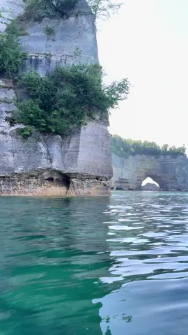 Explore our own little slice of heaven here on the Pictured Rocks #paddlepicturedrocks #picturedrockskayaking #kayaktour #munisingmichigan #picturedrocksnationallakeshore 