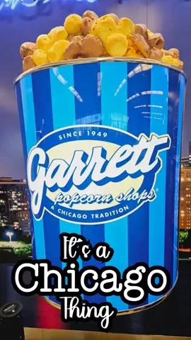 Garrett Popcorn at Midway #garrettpopcorn #Garrett's #Popcorn #caramelcorn #vacation #cheesepoopcorn #familyvacation #southwestairlines #flight #snacks #Foodie #chicagofoodie #chicagoeats #chicagotravel 