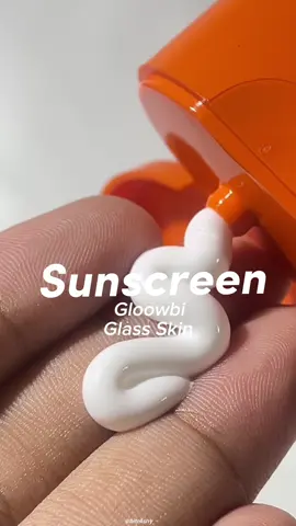 if you watch this video you must try sunscreen from @Gloowbi ✨‼️ #ugc #gloowbiglassskin #sunscreen 