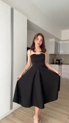 this elegant dress + its padded!! 🫶🏻 #fyp #foryoupage #dress #formaldress #graduationdress 