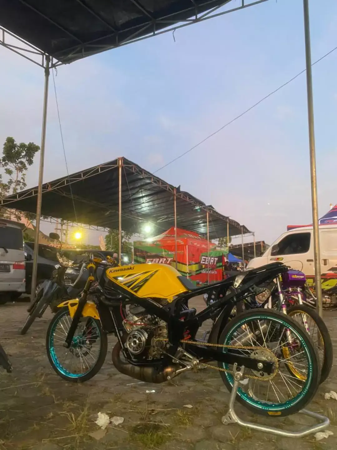 Dijual  niinja frem std 155cc motor sudah rapih daleman mesin full baru semua blok baru untuk harga dan spesifikasi detail silahkan Dm!!  #jualninja #balaplampung #dragbike201m 