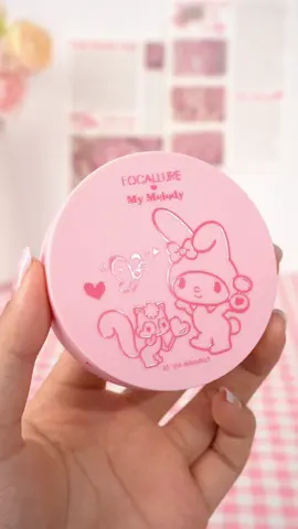 the cutest pressed powder packaging ever! it's compact for your touch up routine	#focallurebeauty #focallurebeautyshow #BestieParty #FocallureSanrio #pressedpowder #compactpowder 