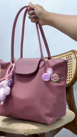 Tote bag muat banyak dari @Selusa warna ini paling cantik. Udah waterproof juga. #totebag #totebagmurah #taswanita #tascantik #selusa #fyp #fypシ #fypシ゚viral #fypage #fyppppppppppppppppppppppp 