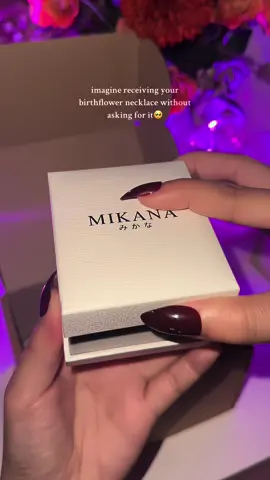 sweetest gift💕🥹 #fyp #birthflower #gift #giftideas #necklace #her #giftsforher #gold #mikana #couple #trending 