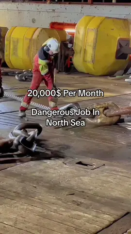 Dangerous Jobs 😳 #Fyp #Dangerous #Northsea #Scary #Job #USA 