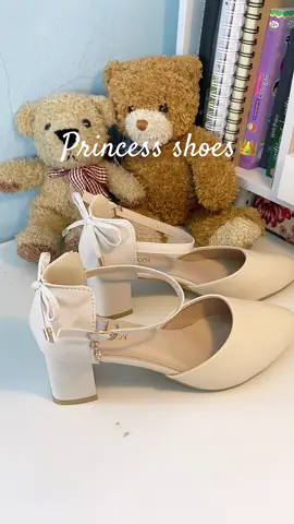 ไม่สวยไม่อวด 🤭🎀 #รองเท้าส้นสูง #รองเท้าผู้หญิง #รองเท้าเจ้าสาว #รองเท้าใส่ไปงานแต่ง #รองเท้าเจ้าหญิง 