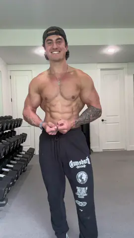 @Gymshark If you want your back to look like a Dorito chip, TRY THIS WORKOUT!! New #gymshark drop is live. Use code “Jesse” for 10% off your order!!