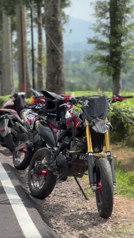 summer☀️ #supermoto #supermotoindonesia #ktm #yamaha #crf150l #supermotonation #supermotolife 