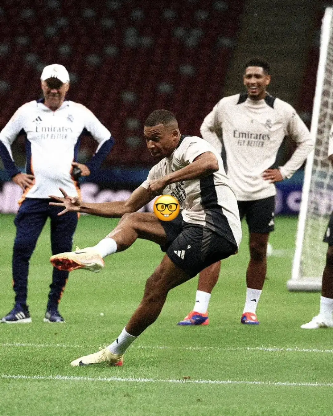 #vinijr #beligham #mbappe #fyyyyyyyyyyyyyyy #viralizaaaaaaaaaaaaaaaaa #valverde #beligham #viralizarnotiktok #naoflopa #fyppppppppppppppppppppppp #foryoupage #realmadrid 