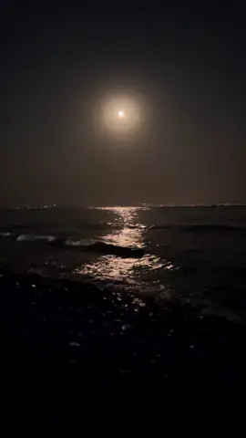 #gecestory #gecestoryleri #ay #deniz #sahil #sahillove #manzara #manzaravideolari #manzaram #manzarastory #dalga #huzur #huzurlubirakşam #huzurdoluu #gece #geceyebirsözbırak #izmir #izmir35 #izmirprovince #beğen #tiktoknews #ahmetbeyli #dolunay 