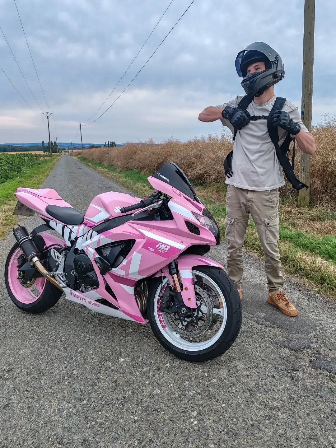 Mais on reste discret 🦩 #fyp #pourtoi #suzuki #gsxr #fyppppppppppppppppppppppp 