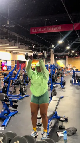 — More upper body as promised 🤭 I only had a full hour to get through cardio and workout. My push days usually can be a little more extensive as I try to optimize isolations in between with some supersets. ➡️ But for now, you got shoulders?! ⬇️Routine: - Chest press - Front press - Arnold press - Bench press - Flys - Knee tuck sliders - Assisted pull ups #workoutmotivation #workoutroutine #gymgirl #gymgirl #womenwholift #fitnessjourney #fitnessmotivation #upperbodyworkout #upperbody #pushdayworkout #pushday #gymgirlsoftiktok #gymgirlshit 
